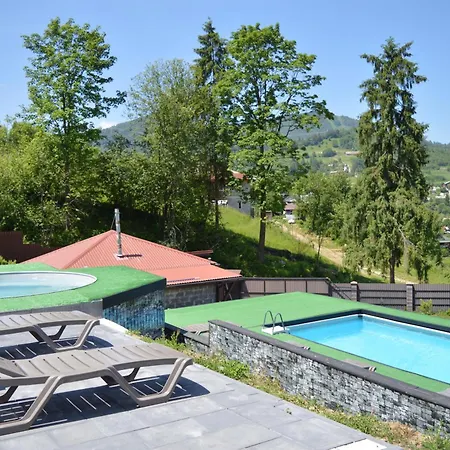 Villa Villagoria з теплим басейном *