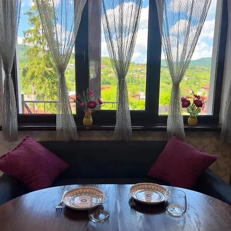 Villagoria з теплим басейном Villa Slavske